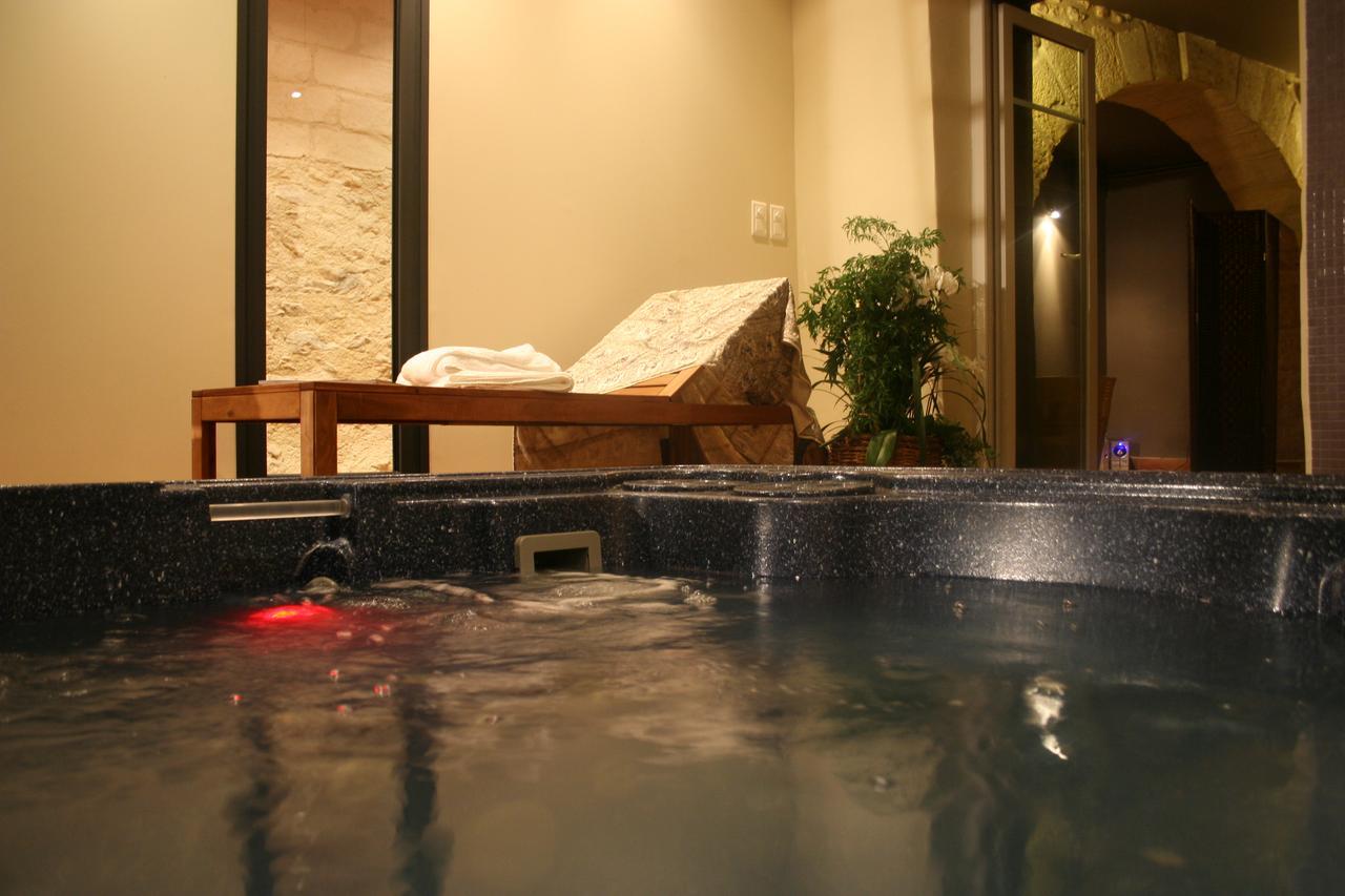 Esprit D'Ailleurs Bed and Breakfast Baillargues Εξωτερικό φωτογραφία